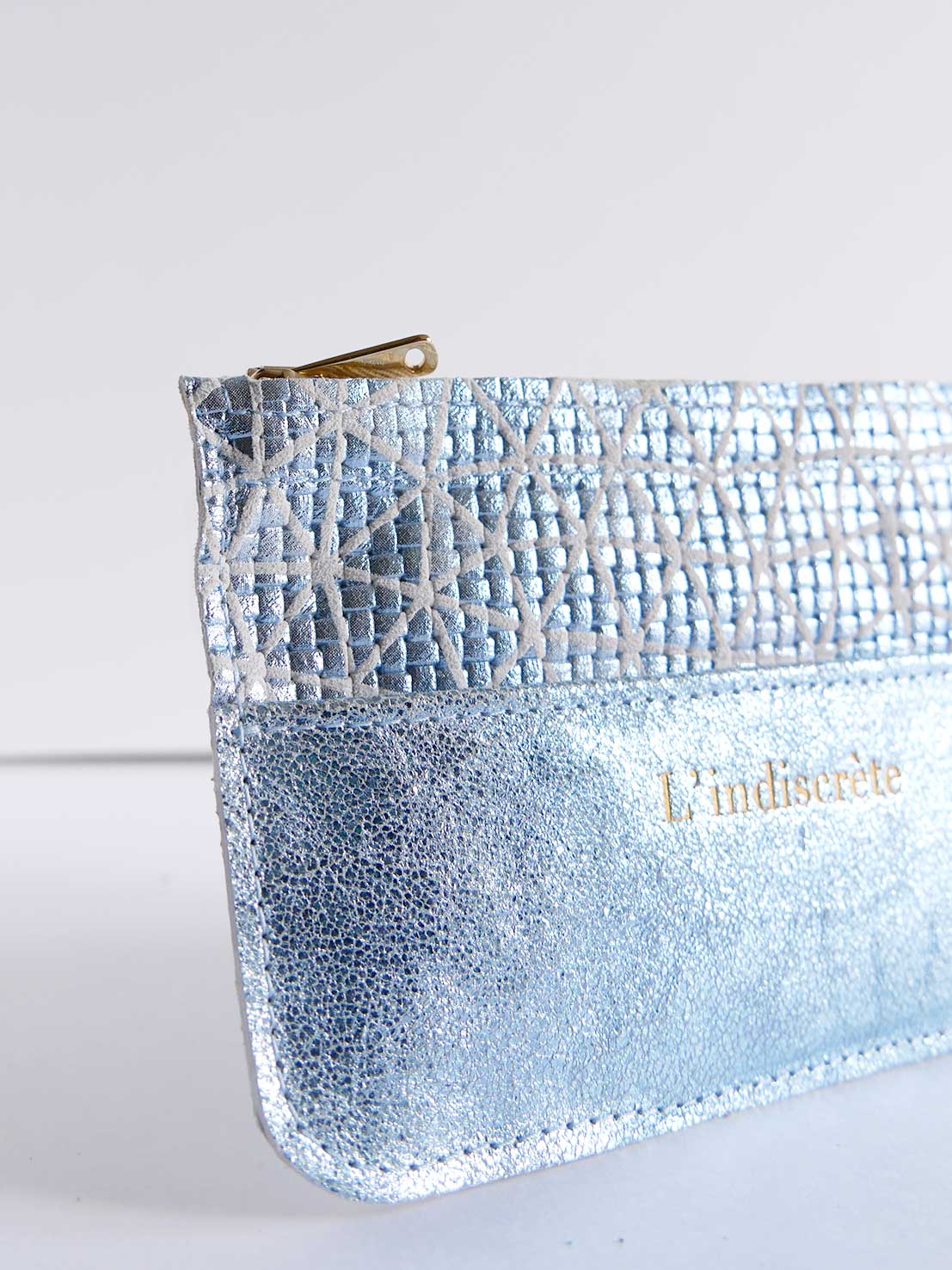 Pochette cuir bleu ciel P99