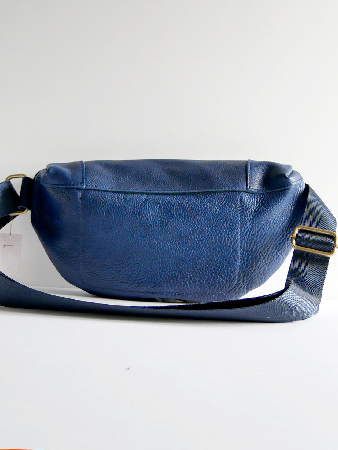 Banane - n°40 Cuir bleu indigo