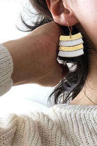 Cadix - Boucle d'oreilles en cuir blanc et or