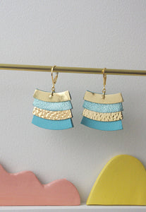 Cadix - Boucle d'oreilles en cuir bleu lagon et or