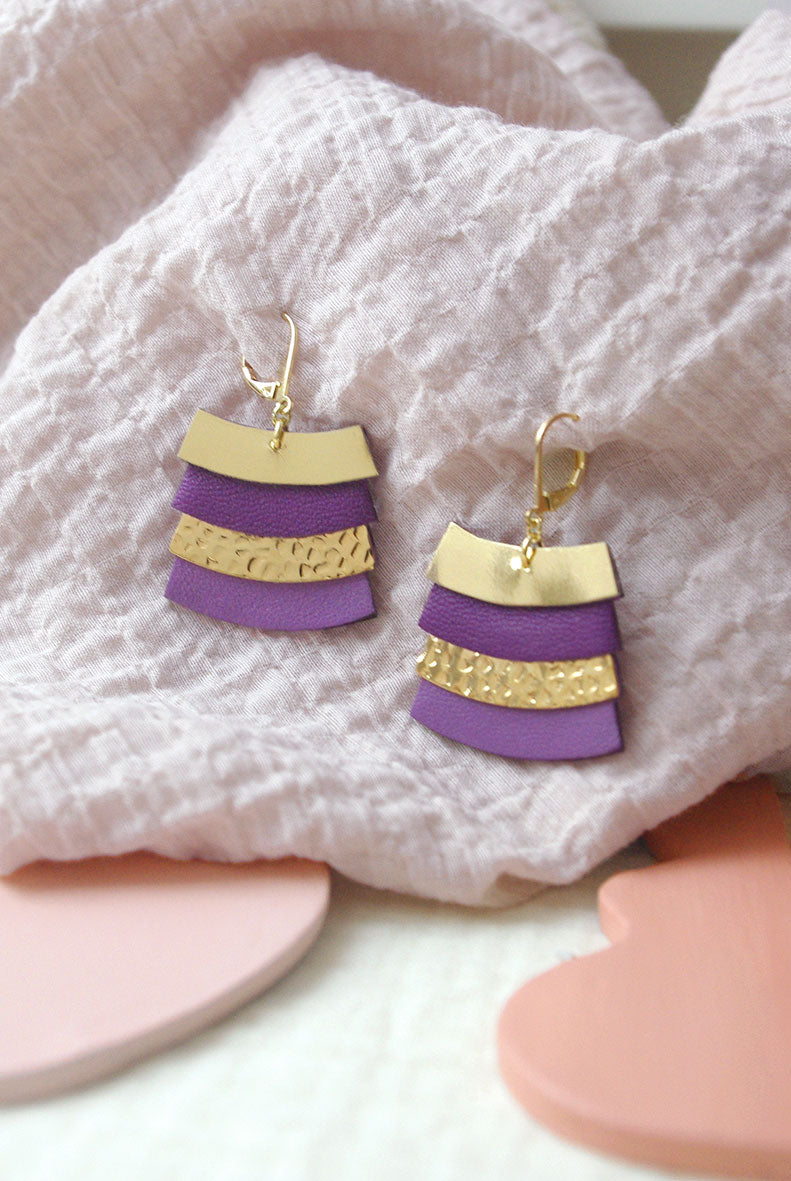 Cadix - Boucle d'oreilles en cuir violet et or
