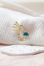 Charger l&#39;image dans la galerie, NAMI - Broche Nami en cuir bleu canard