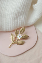 Charger l&#39;image dans la galerie, La branche - Broche branche fleurie en or