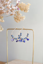 Charger l&#39;image dans la galerie, Créoles en perles bleues et lapis-lazuli