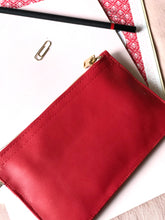 Charger l&#39;image dans la galerie, Pochette en cuir rouge - P78